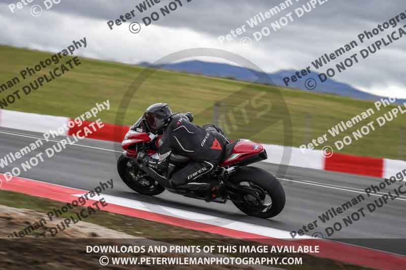 cadwell no limits trackday;cadwell park;cadwell park photographs;cadwell trackday photographs;enduro digital images;event digital images;eventdigitalimages;navarra;no limits trackdays;peter wileman photography;racing digital images;trackday digital images;trackday photos